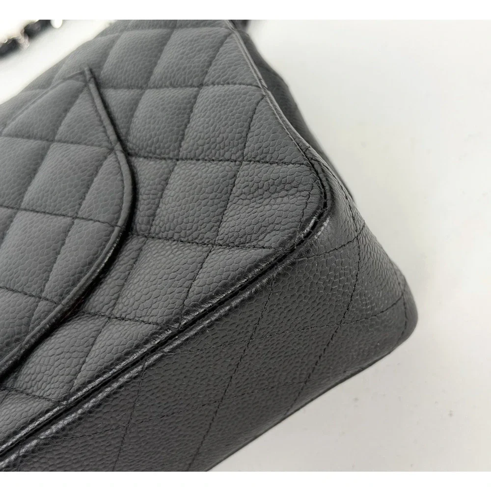 Chanel Classic Double Flap Shoulder Bag Medium in Black Caviar Leather 2012 D-04